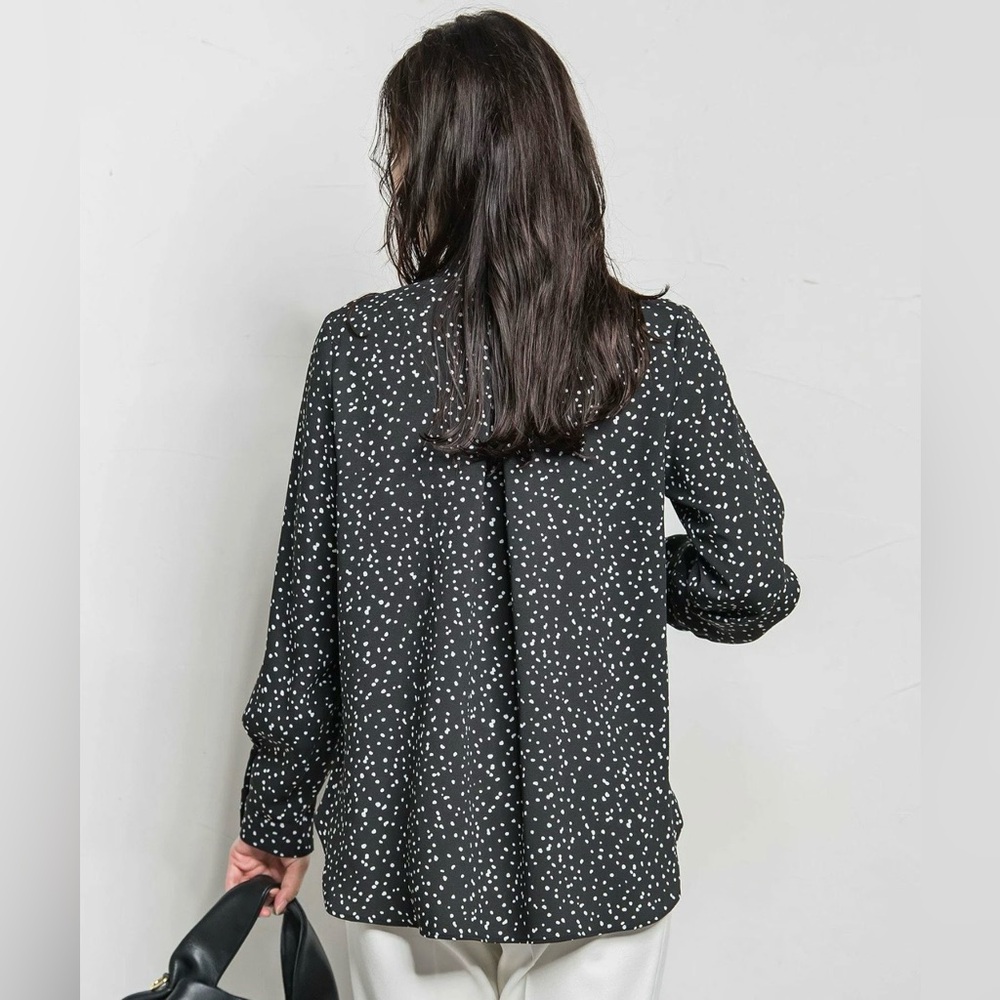 Anne Klein women’s XL polkadot blouse with front hidden buttons, long sleeve